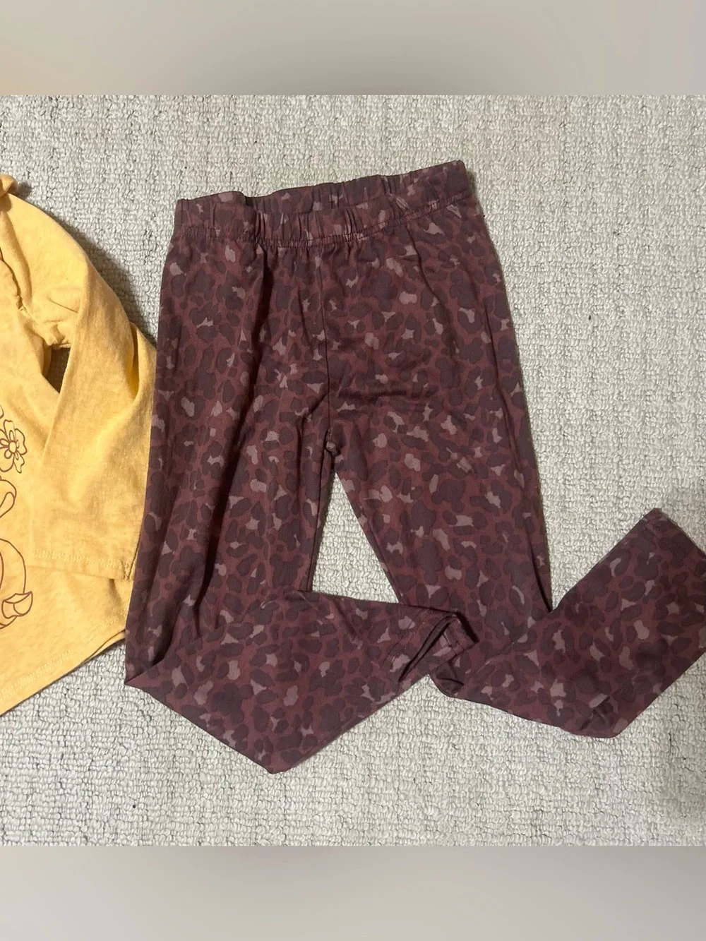 Disney Girls Yellow Minnie 'Smile' Pant Set with Brown Print Pants size 5 T